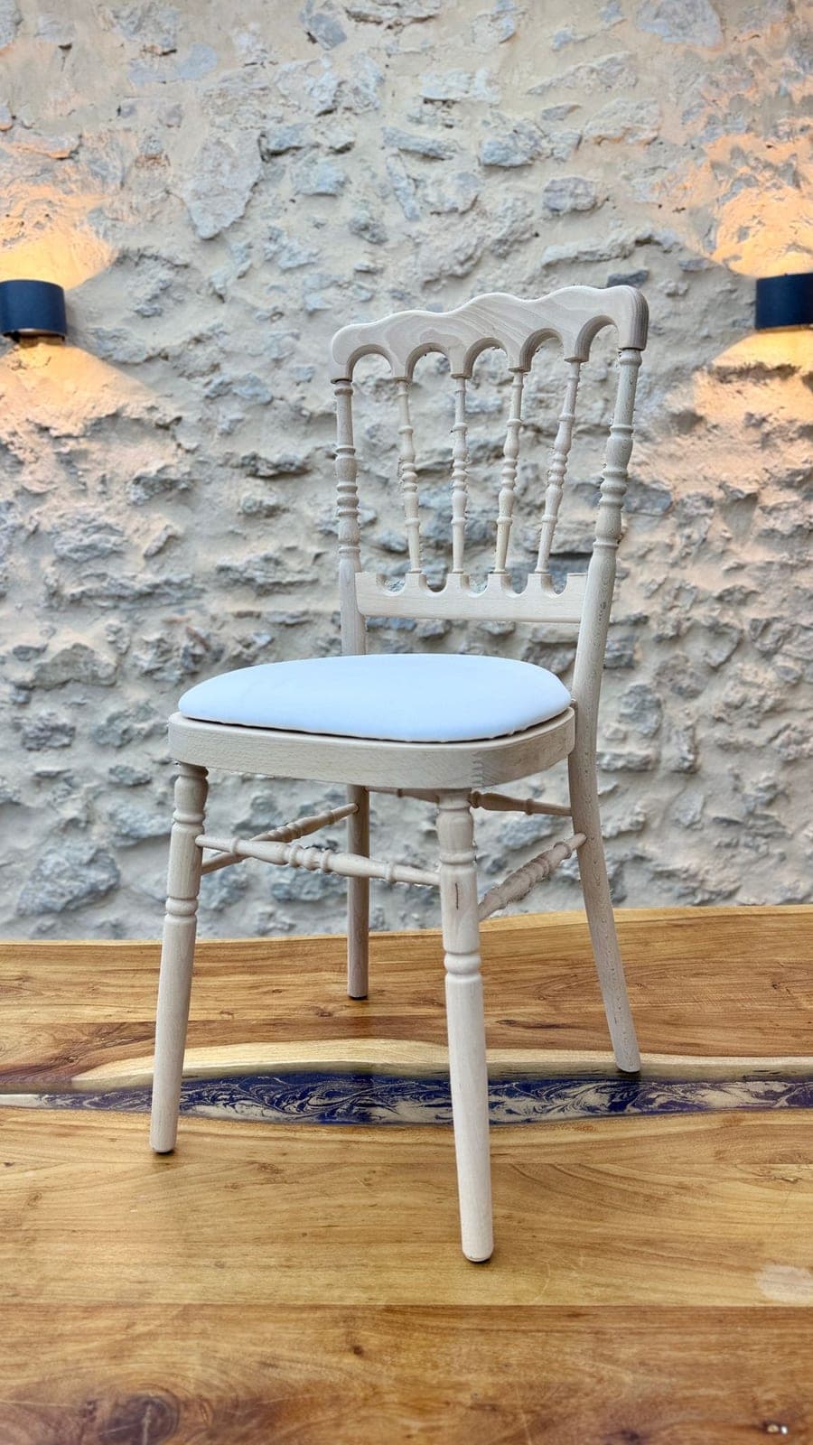 Chaise Napoléon III en bois brut (vue 3)