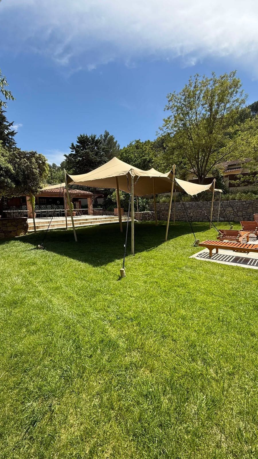 Tente stretch nomade 75m² (vue 3)